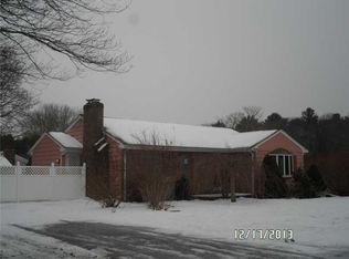 20 Dewey Rd, Swansea, MA 02777