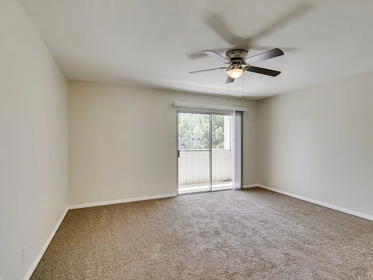 784 Anne Ln — Photo 34
