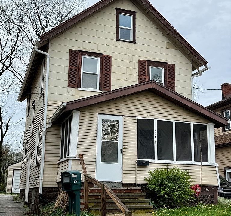 1st image of 2229 25th St SW