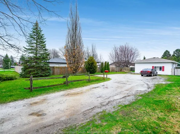 402 Oak St E, Leamington, ON N8H 4V4