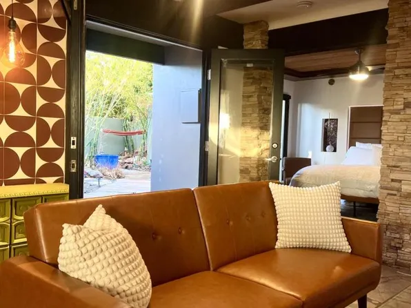 448 E Cottonwood Rd, Palm Springs, CA 92262