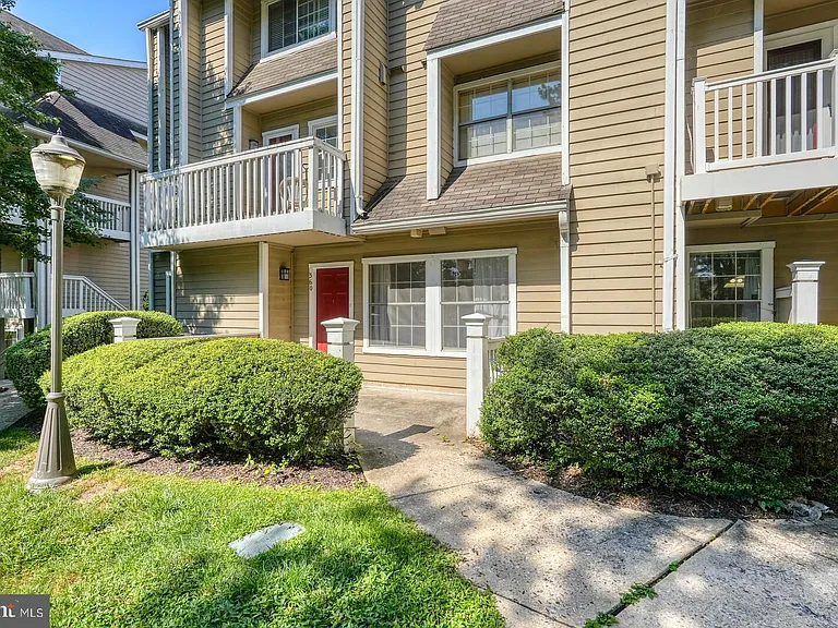 5800 Inman Park Cir #360 — Photo 2