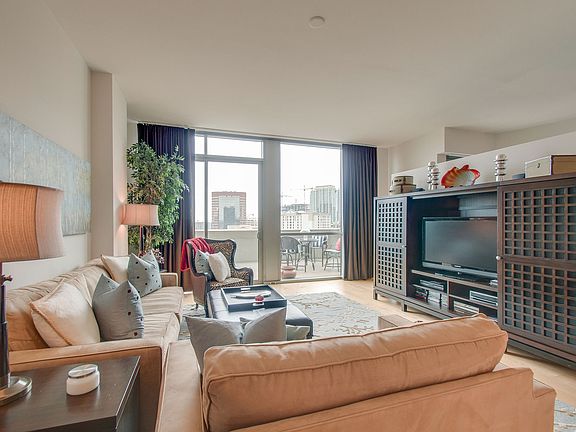 4th image of 900 20th Ave S APT 607