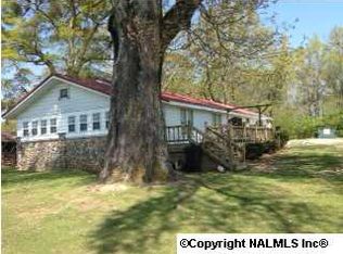 3520 Shields Rd, Hokes Bluff, AL 35903