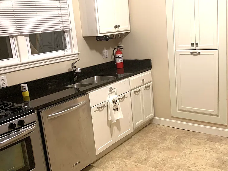 1103 Lydia St — Photo 3
