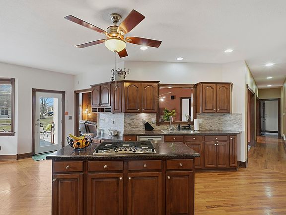 4th image of 7733 Silver Springs Ct