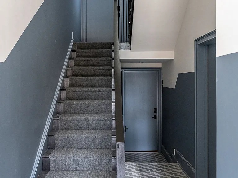 Luxury On Pine — Photo 24