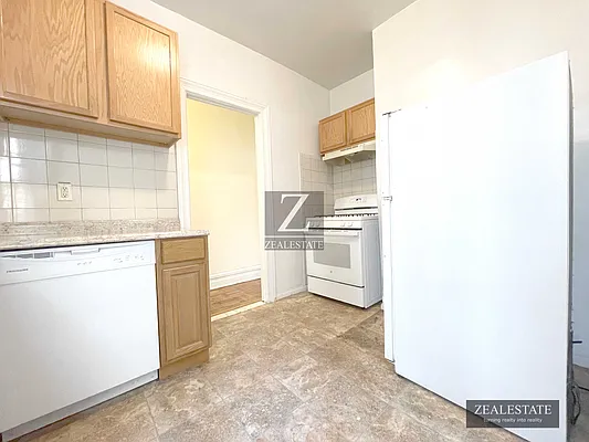 Rented by ZealEstate Group Inc | media 14