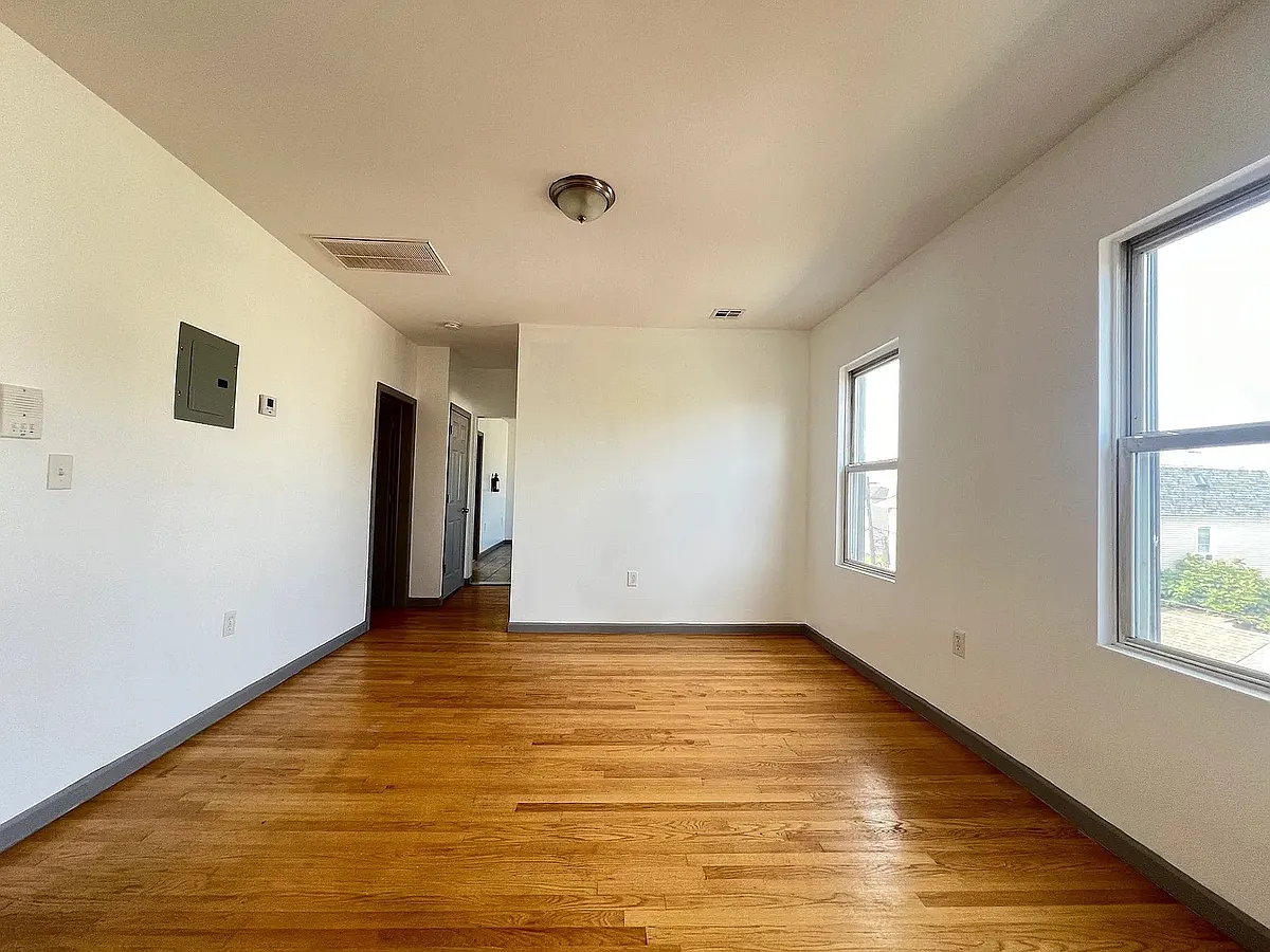 Building Photo - 69 Hawkins St #2