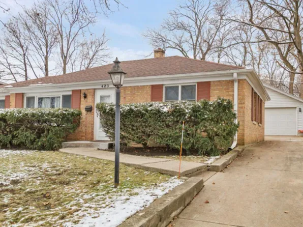 423 2nd Ave, Libertyville, IL 60048