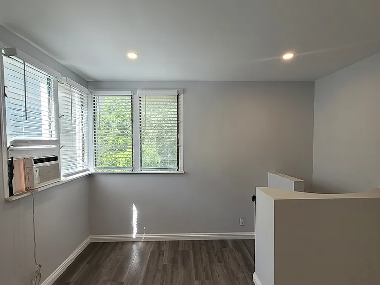 Oakhurst Apartments — Photo 55
