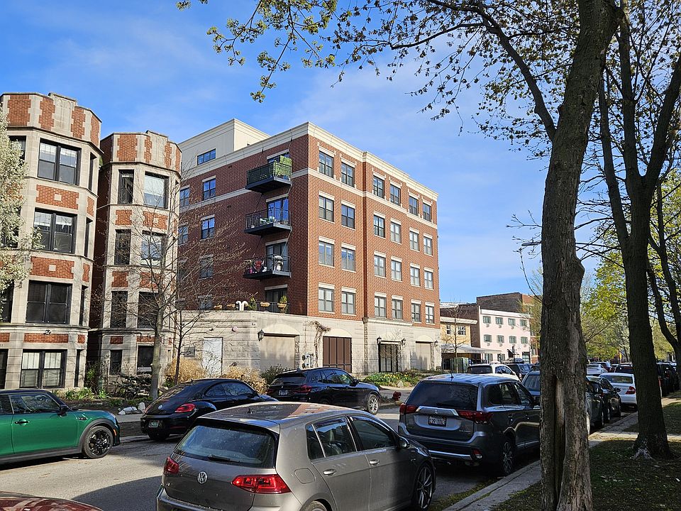 Modern (1997) lakeside mid-rise on a quiet, tree-lined street
