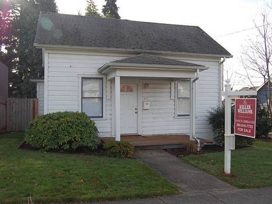 1st image of 611 E McLoughlin Blvd