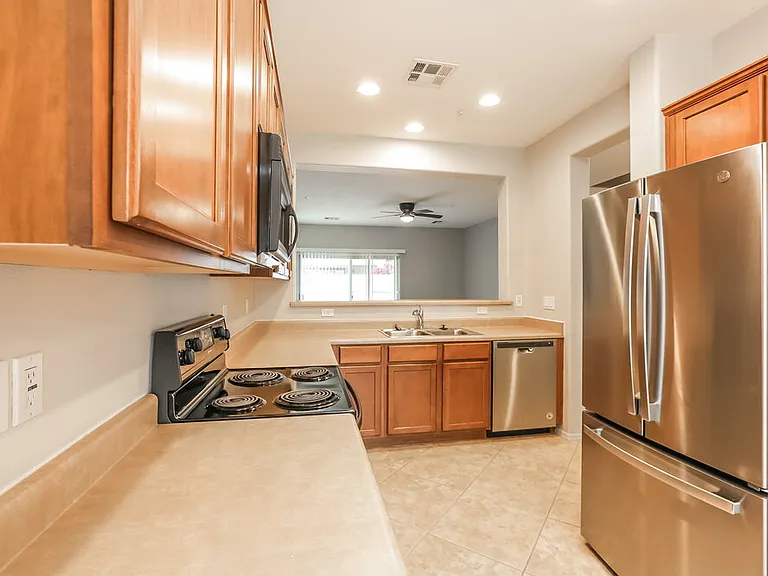 1575 E Elgin St — Photo 8