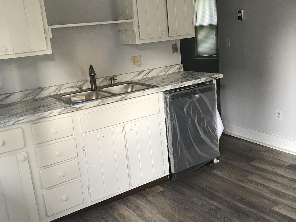 1st image of 52 Van Buren St