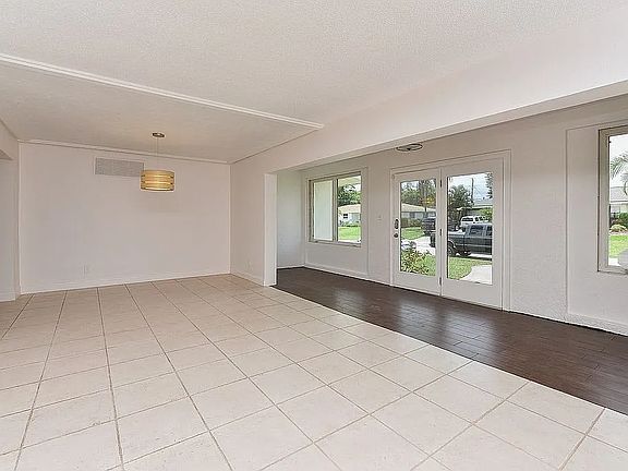 5th image of 2608 Sheridan Dr