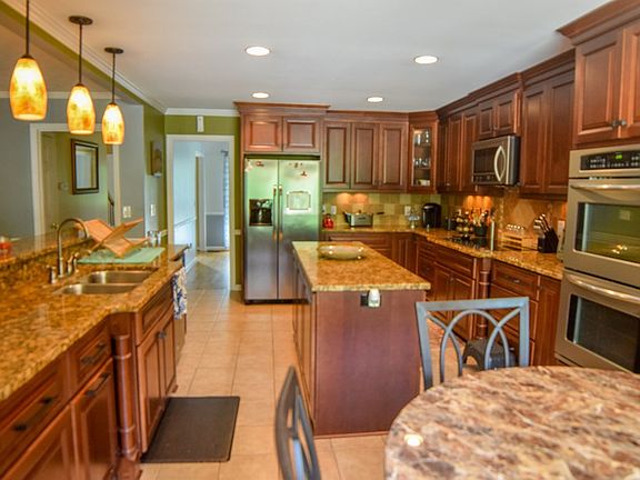 5th image of 48 Kimwood Court