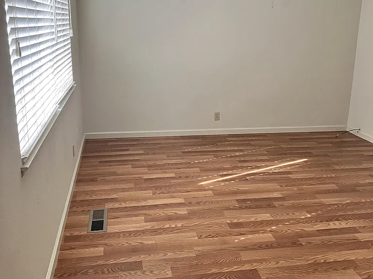 418 Greendale Way #2 — Photo 7