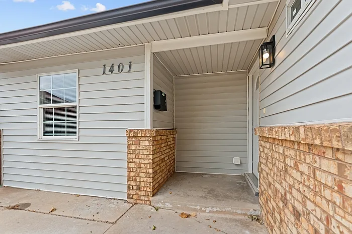 4 bed, 2.0 bath, 1384 sqft, $1,650 — Photo 2