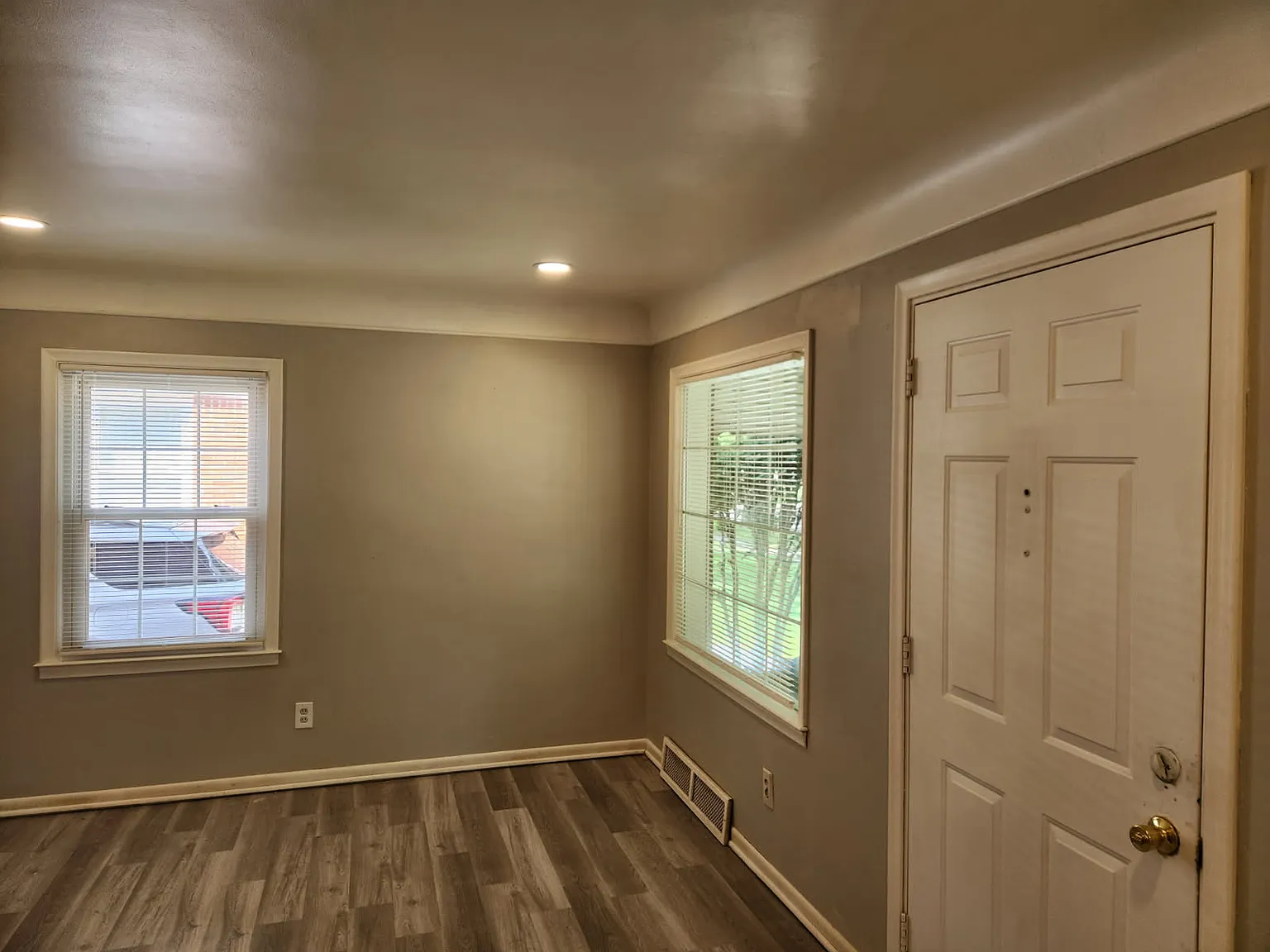 2 bed, 810 sqft, $1,400 — Photo 2
