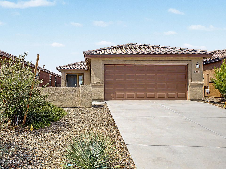 1st image of 10561 W Waveland Dr