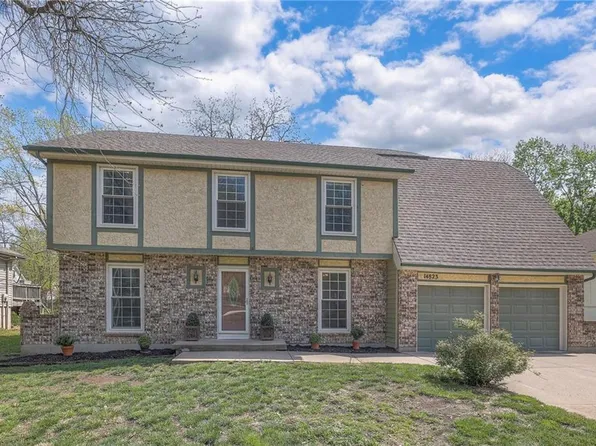 14823 S Locust St, Olathe, KS 66062
