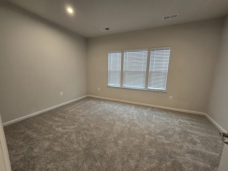 4928 Dunhaven Dr — Photo 25