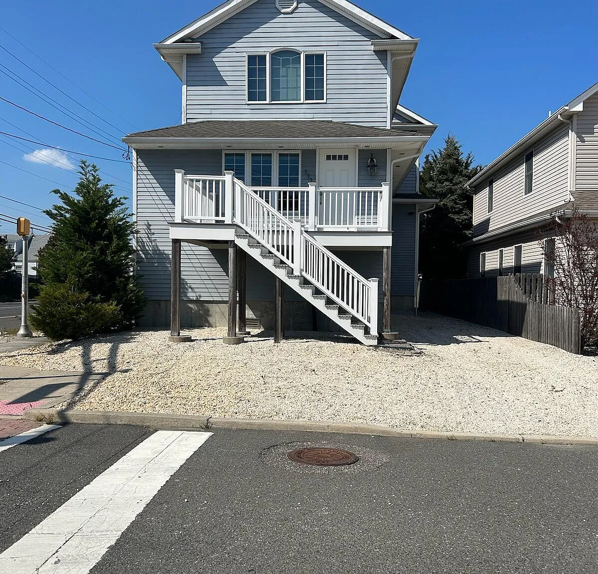 4 bed, 2.5 bath, $4,200 — Photo 1