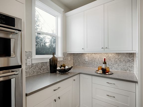 5th image of 500 233rd Ave NE