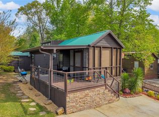 205 Stag Leap Dr, Cleveland, GA 30528