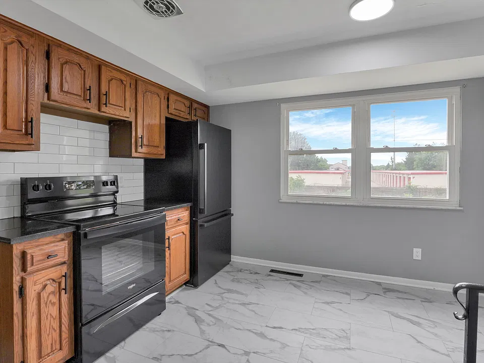 6455 Portsmouth Dr