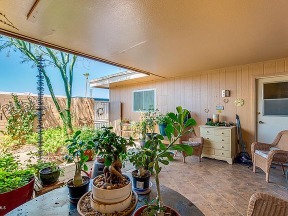 3rd image of 10114 W Hutton Dr