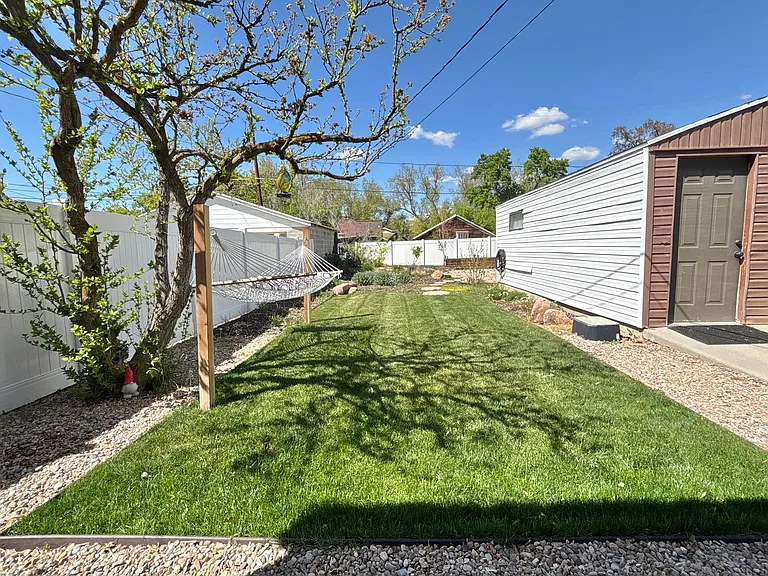 631 E Downington Ave — Photo 28