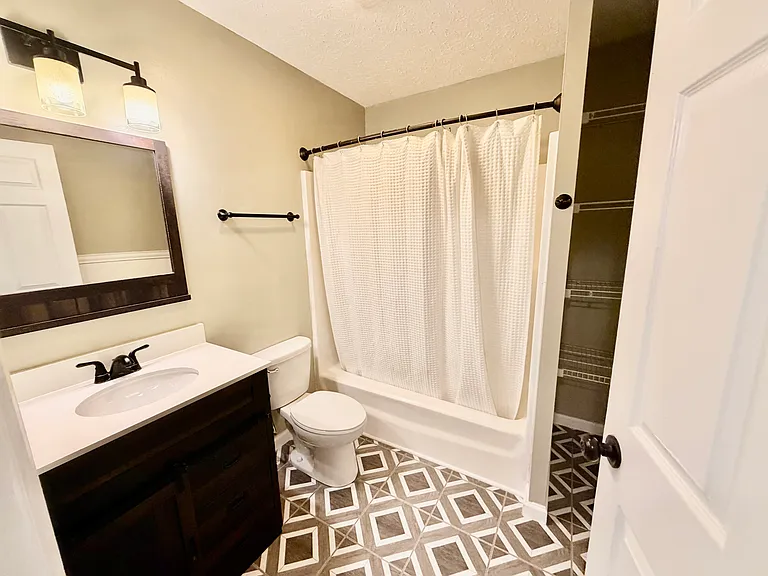 21104 S Lakeview Dr #2 — Photo 8