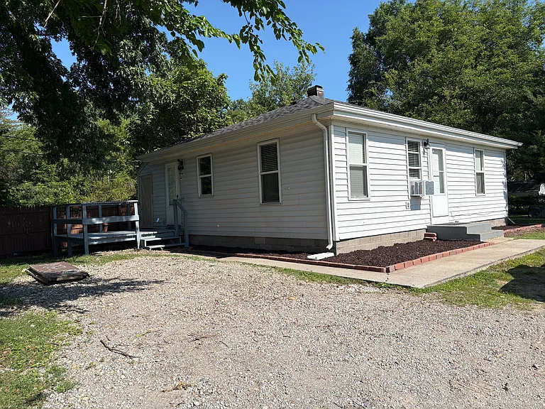 4244 W Ridge Rd — Photo 6