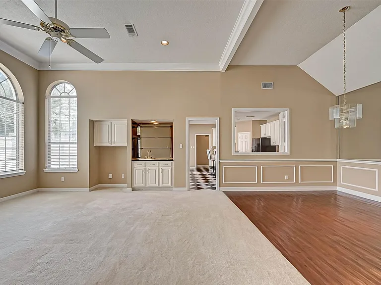 14303 Reissen Ln — Photo 6