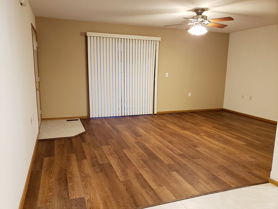 LIVING ROOM WITH FRONT ENTRYWAY