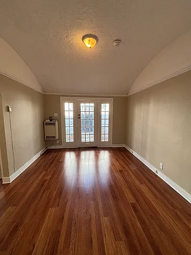 1050 S Hobart Blvd #1054-1/2 Photo 1