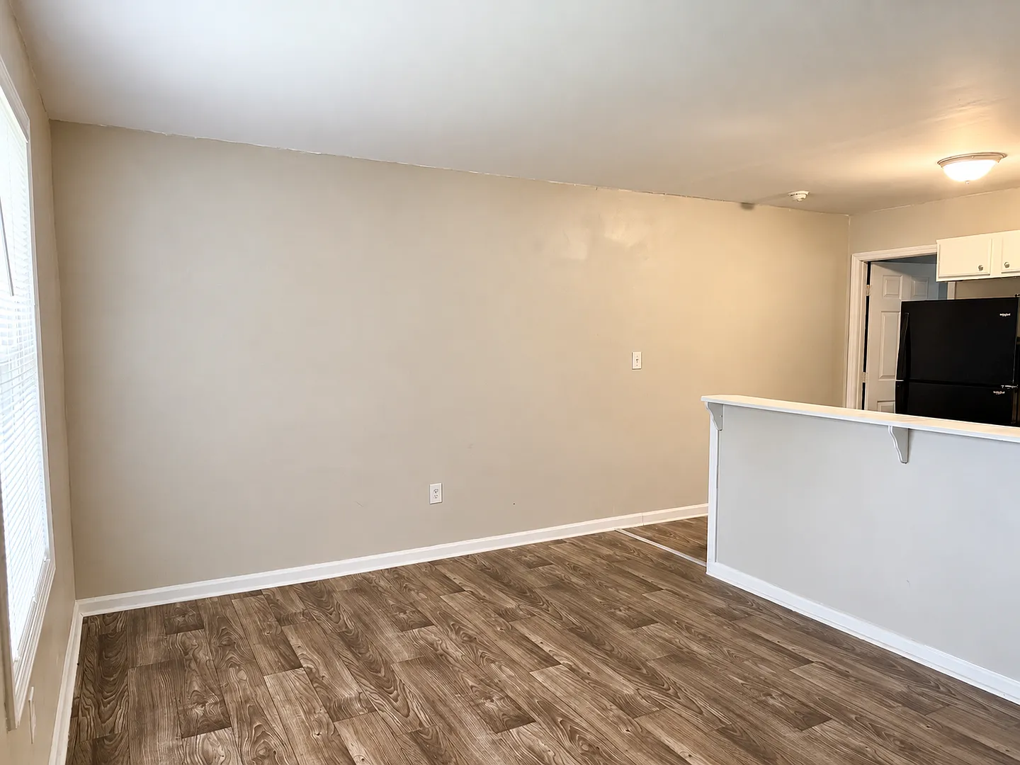 94 Cedarcrest Dr — Photo 4