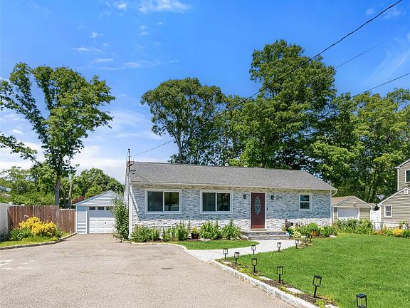3rd image of 1084 Hyman Avenue