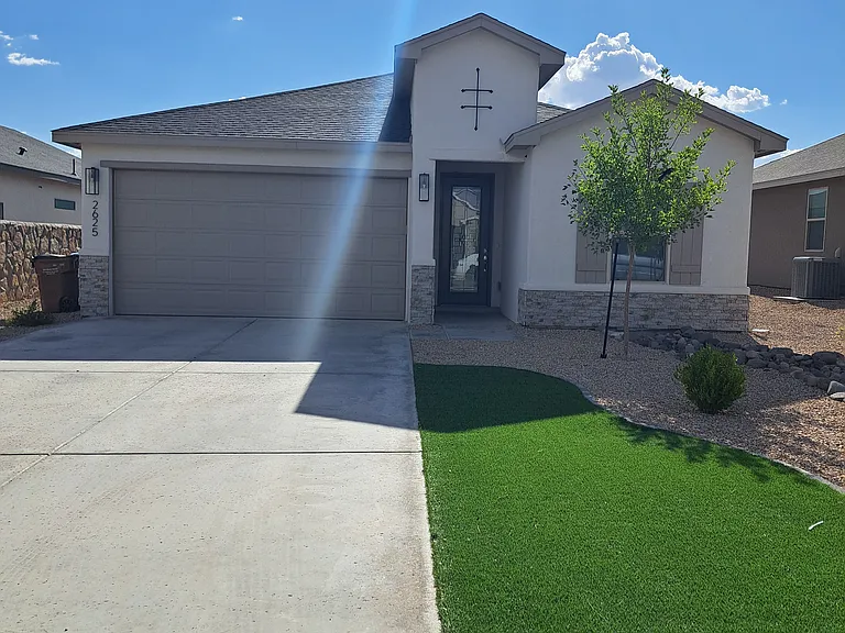 2625 Goldfinch Pl — Photo 1