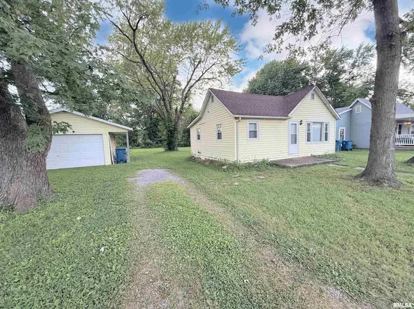 210 S Royal St, Royalton, IL 62983