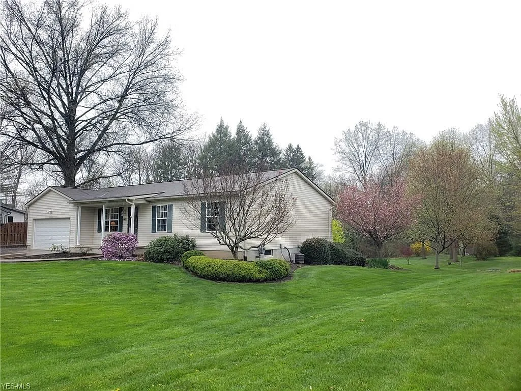 1407 Vanderhoof Rd photo 1