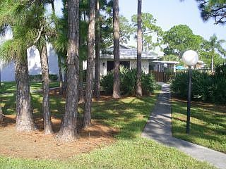 4th image of 2801 SE Round Table Dr #A
