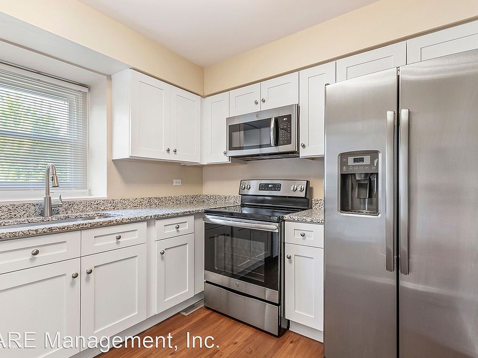 1st image of 891 Garfield Ave APT B