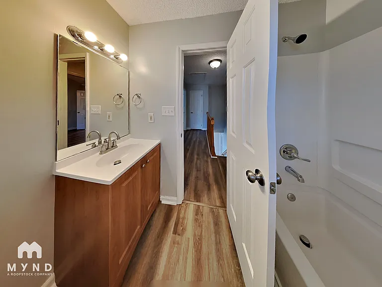 904 Estelle Ct — Photo 23