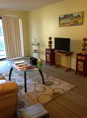 2 bed, 810 sqft, $1,950 — Photo 3