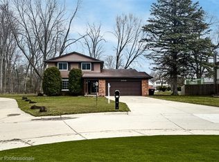 20240 Wildhern St, Southfield, MI