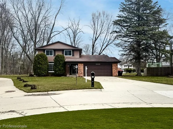 20240 Wildhern St, Southfield, MI 48076