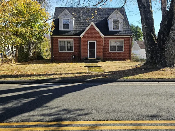 72 South Montowese Street, Branford, CT 06405